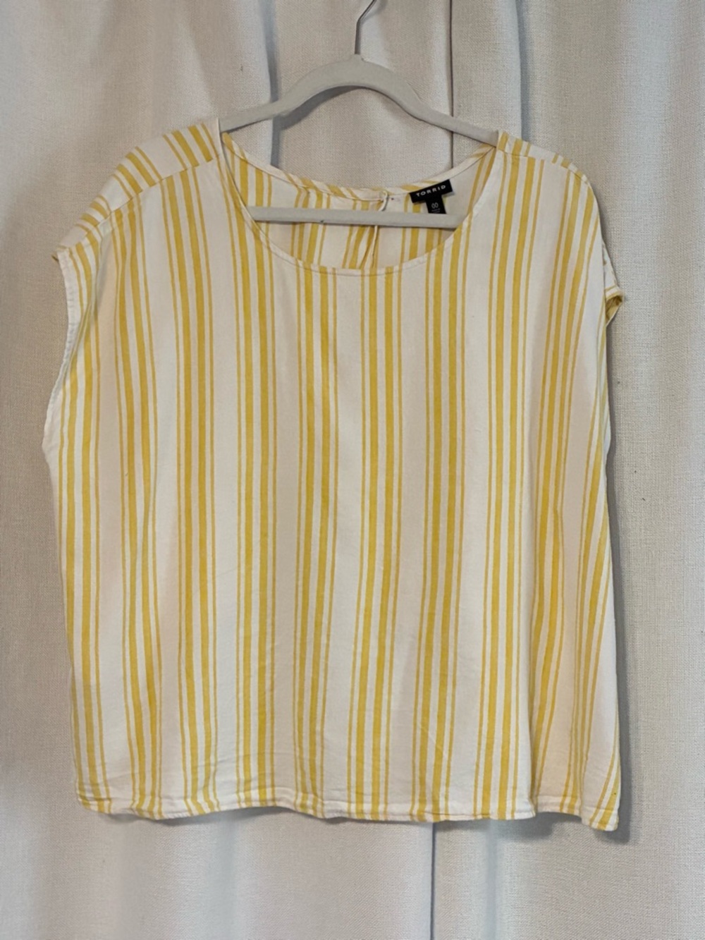 torrid White and Yellow Vertical Stripe Shell Top w/Open Back